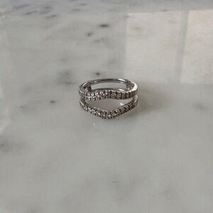 Dazzling White Gold and Diamond Women's Ring